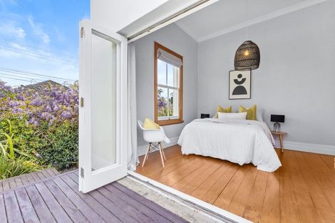 Photo of property in 14 Eversleigh Road, Belmont, Auckland, 0622