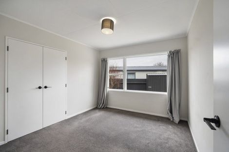 Photo of property in 9 Abraham Crescent, Milson, Palmerston North, 4414
