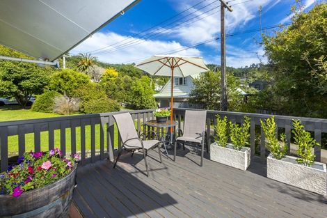 Photo of property in 17 Forest Road, Pinehaven, Upper Hutt, 5019