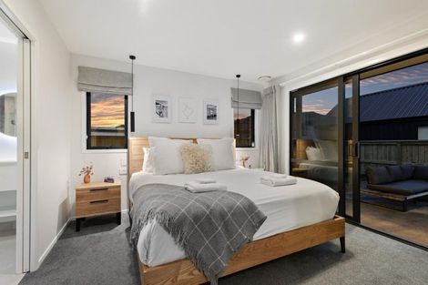 Photo of property in 22 Cheviot Street, Jacks Point, 9371