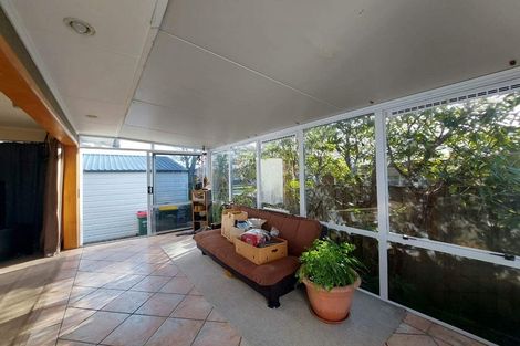 Photo of property in 15 Manu Crescent, Upper Vogeltown, New Plymouth, 4310