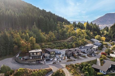 Photo of property in 2 Vancouver Drive, Queenstown, 9300