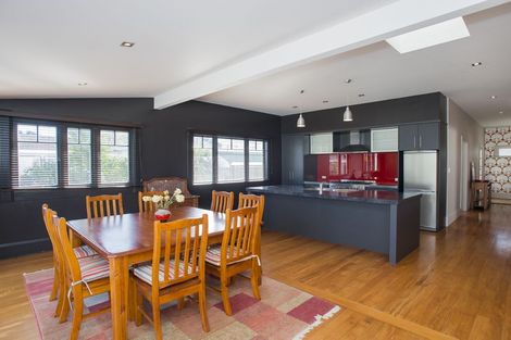 Photo of property in 12 Hinaki Street, Inner Kaiti, Gisborne, 4010