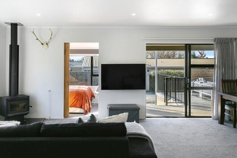 Photo of property in 3b Dorothy Drive, Acacia Bay, Taupo, 3330