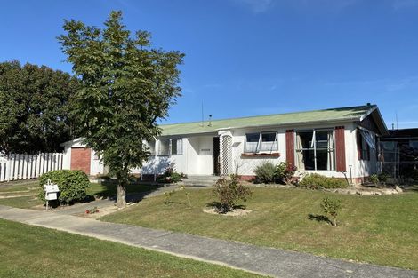 Photo of property in 26 Escort Grove, Awapuni, Palmerston North, 4412
