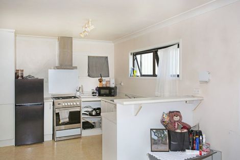 Photo of property in 26 Kingsclere Place, Goodwood Heights, Auckland, 2105