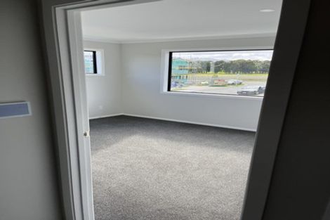 Photo of property in 1 Cynisca Crescent, Wallaceville, Upper Hutt, 5018