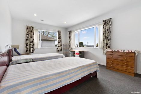 Photo of property in 140r Hepburn Road, Glendene, Auckland, 0602