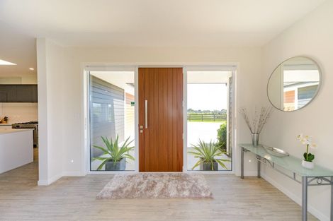 Photo of property in 33 Hartwell Drive, Kelvin Grove, Palmerston North, 4470