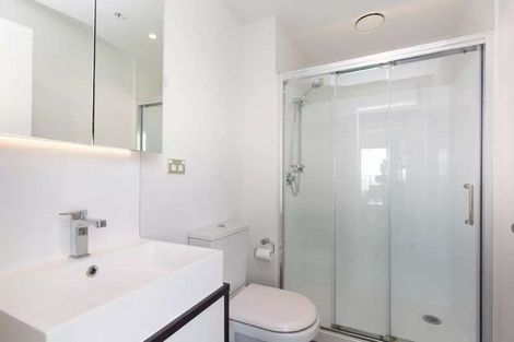 Photo of property in Queen's Residences, 2004/8 Airedale Street, Auckland Central, Auckland, 1010