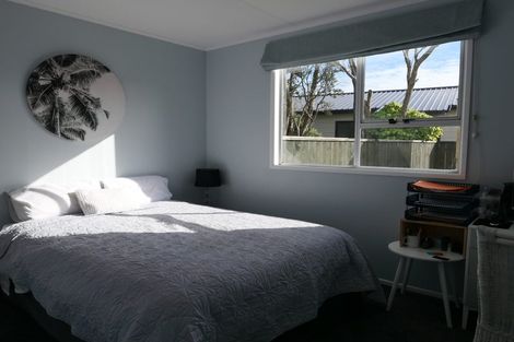 Photo of property in 10 Konini Crescent, Waikanae Beach, Waikanae, 5036