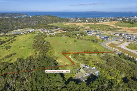 Photo of property in 60 Sunnyheights Road, Orewa, 0931
