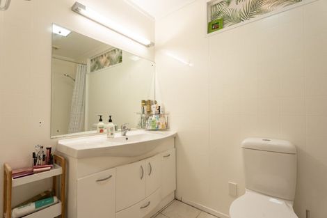 Photo of property in 37 Greyfriars Crescent, Tawa, Wellington, 5028