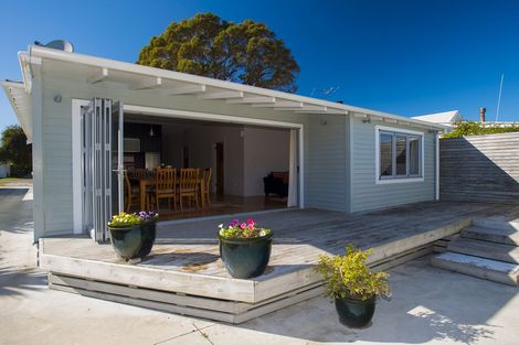 Photo of property in 12 Hinaki Street, Inner Kaiti, Gisborne, 4010
