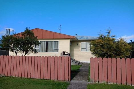 Photo of property in 10 Matthews Road, Wainuiomata, Lower Hutt, 5014