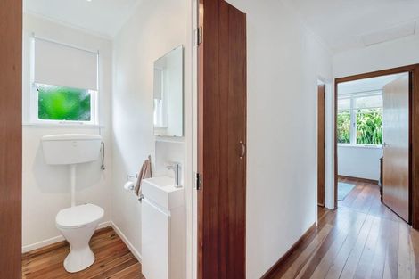 Photo of property in 38 Kashmir Road, Glen Eden, Auckland, 0602