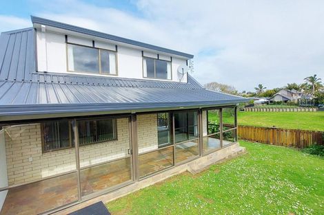Photo of property in 2/14 Bramley Drive, Farm Cove, Auckland, 2012