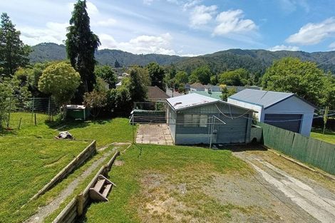 Photo of property in 16 Logie Street, Stokes Valley, Lower Hutt, 5019