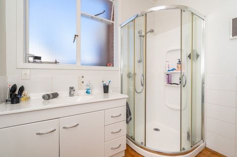 Photo of property in 18 Pioneer Crescent, Helensburgh, Dunedin, 9010