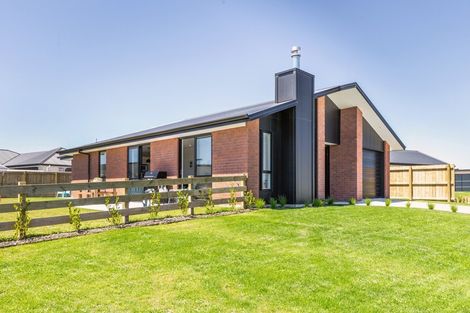 Photo of property in 33 Harakeke Drive, Wharewaka, Taupo, 3330