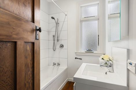 Photo of property in 15 Oku Street, Island Bay, Wellington, 6023