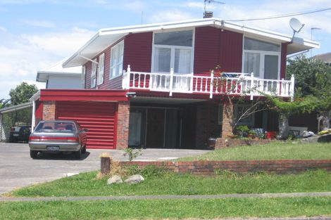 Photo of property in 1/64 Raleigh Road, Northcote, Auckland, 0627