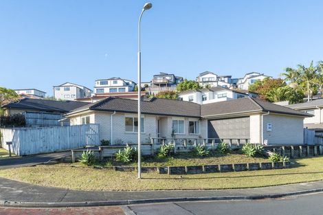Photo of property in 48 San Marino Drive West, Henderson, Auckland, 0612