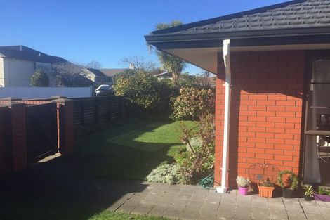 Photo of property in 4 Ladbrokes Place, Fendalton, Christchurch, 8052
