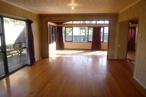 Photo of property in 8 Helleur Road, Massey, Auckland, 0614