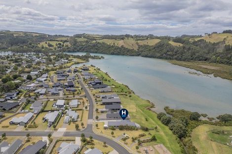 Photo of property in 2 Admiral Drive, Cooks Beach, Whitianga, 3591