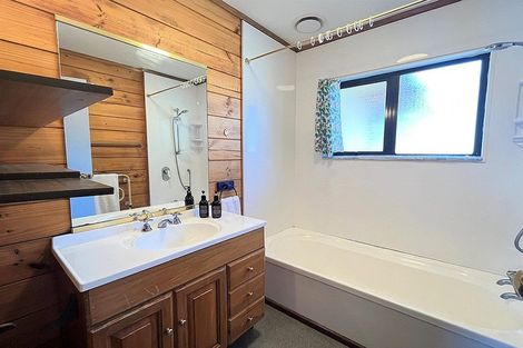 Photo of property in 42 Kaikoura Street, Maupuia, Wellington, 6022