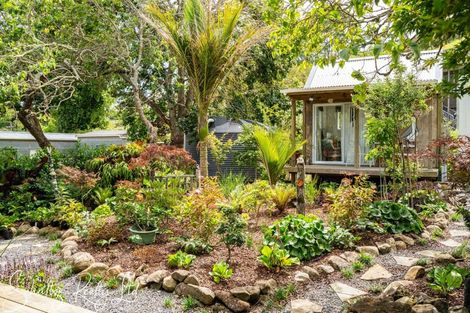 Photo of property in 6 The Strand, Whakapirau, Maungaturoto, 0583