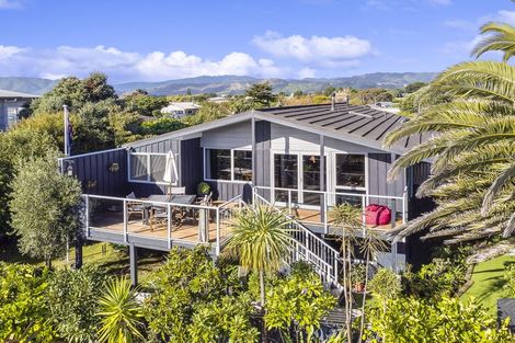 Photo of property in 112 Manly Street, Paraparaumu Beach, Paraparaumu, 5032