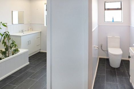 Photo of property in 8b Te Awa Street, Foxton Beach, Foxton, 4815