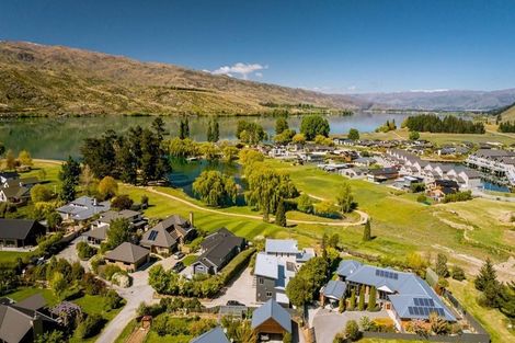 Photo of property in 8 Pisa Moorings Road, Mount Pisa, Cromwell, 9383