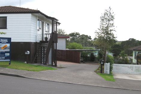 Photo of property in 1/19 Holmes Drive South, West Harbour, Auckland, 0618