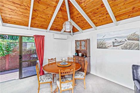 Photo of property in 3/72 Lake Road, Northcote, Auckland, 0627