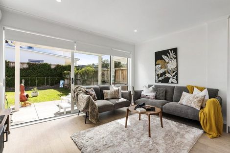 Photo of property in 10 Tyler Davies Drive, Red Beach, 0932