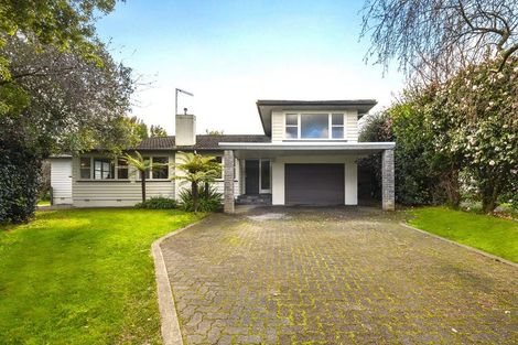 Photo of property in 9 Athlone Place, Hokowhitu, Palmerston North, 4410