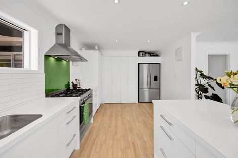 Photo of property in 8 Hussey Street, Oakura, 4314