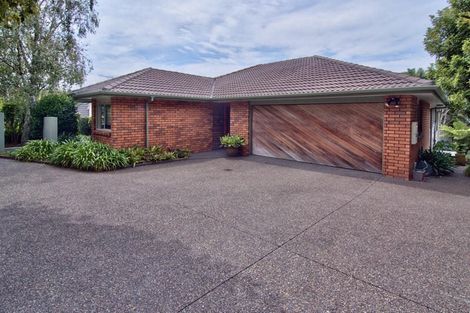 Photo of property in 13 La Roche Place, Northcote, Auckland, 0627