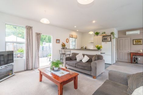 Photo of property in 12 Fletcher Way, Arrowtown, 9302