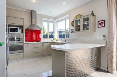 Photo of property in 6a Lake Terrace Road, Burwood, Christchurch, 8061