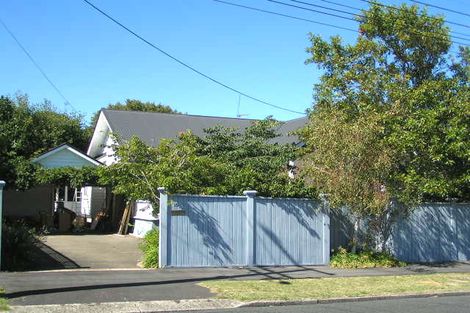 Photo of property in 16 Vincent Road, Northcote Point, Auckland, 0627