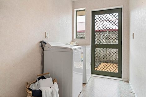 Photo of property in 143 Dixon Street, Masterton, 5810