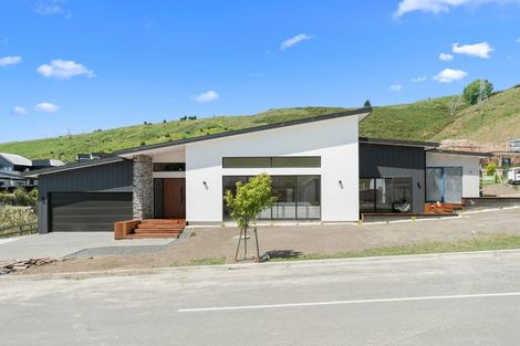 Photo of property in 19 Steve Askin Drive, Cracroft, Christchurch, 8022