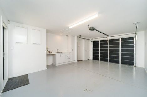 Photo of property in 2 Seddon Street, Takaro, Palmerston North, 4412