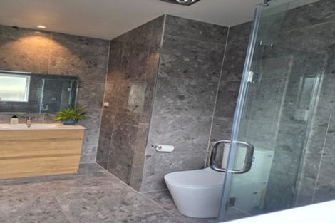 Photo of property in 7 Vinistra Road, Kumeu, 0810