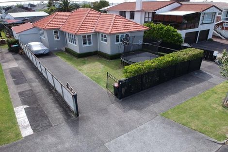 Photo of property in 1/7 Neville Street, Point Chevalier, Auckland, 1022