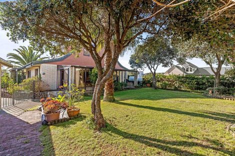 Photo of property in 17 Sunbrae Grove, Mount Maunganui, 3116